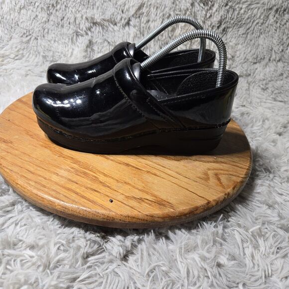 Dansko XP Womens 8/38 Professional Reflective Black Leather Slip-On Heeled Clogs - Picture 2 of 14